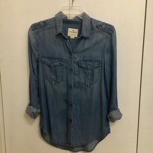 American Eagle Boyfriend Fit Chambray Button-Up
